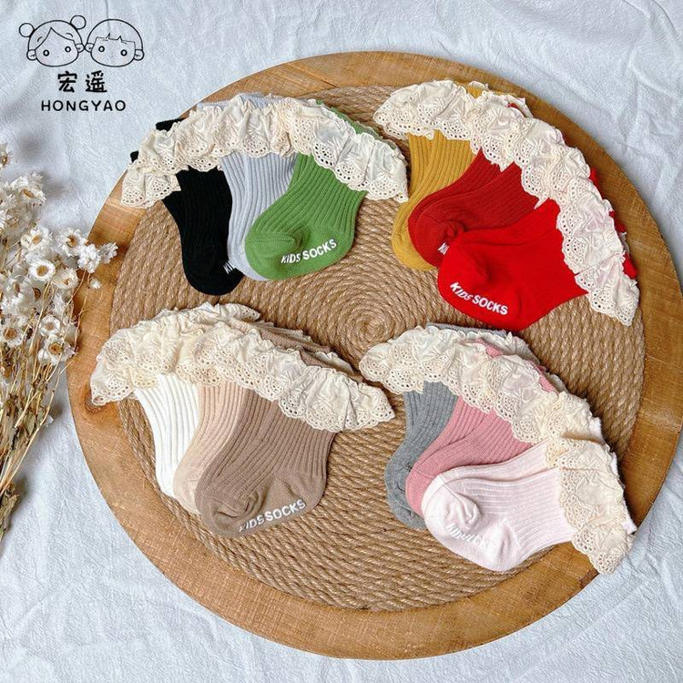 جوراب لبه دانتل بچگانه کد ۳۰۶۸